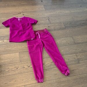 FIGS ladies scrub set